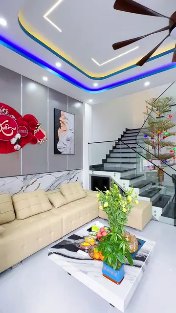 Nhà phố 3 tầng ban công cam đất — 2