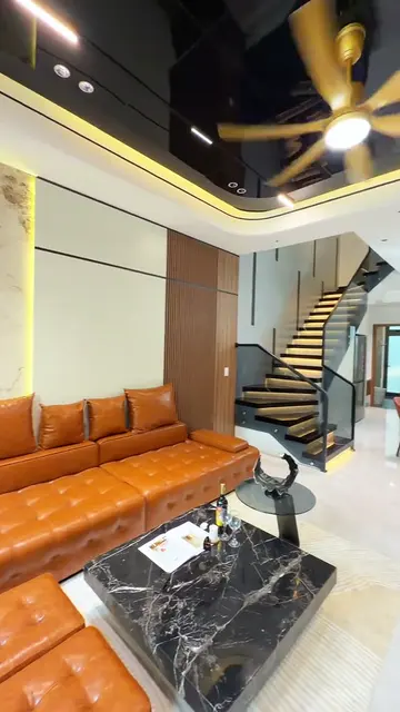 Nhà phố gỗ ấm và hoa giấy — 2