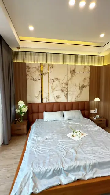 Nhà phố gỗ ấm và hoa giấy — 5