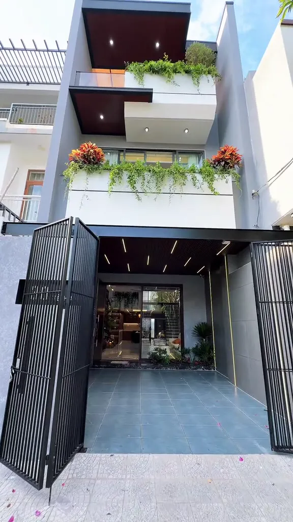 Nhà phố hiện đại lam sắt đen