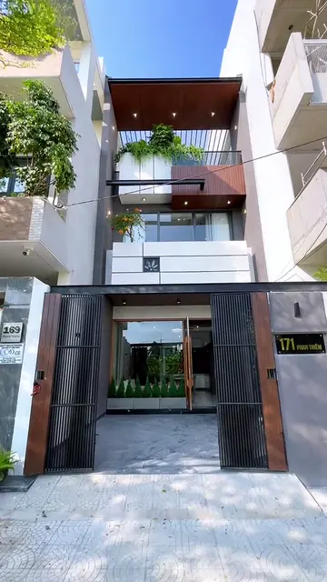 Nhà phố khung kính lam gỗ — 1